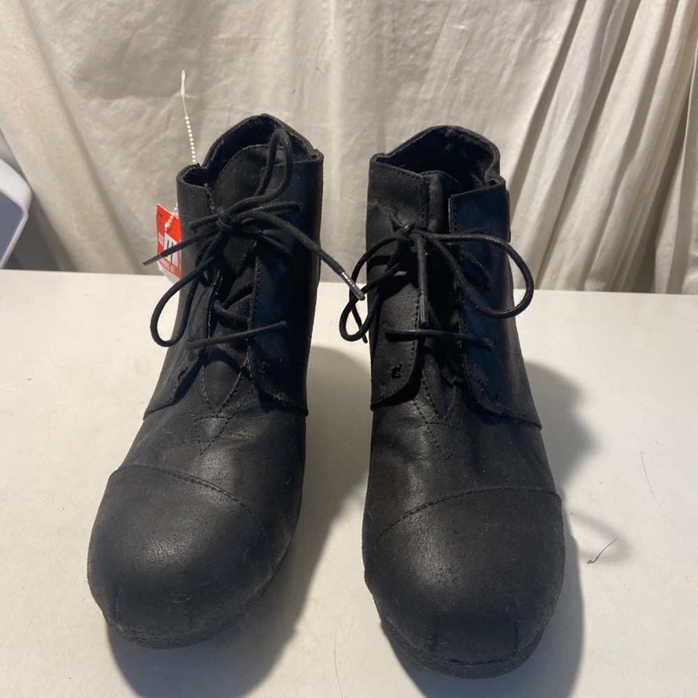 Maurices black ankle boots lace up , side buckles size 11 NWT - Picture 2 of 7